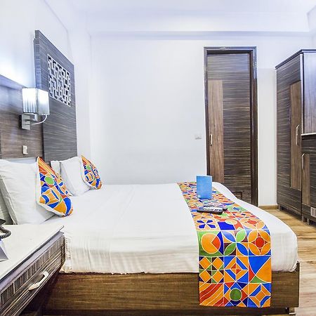 Hotel Sunstar Heights Delhi  Extérieur photo