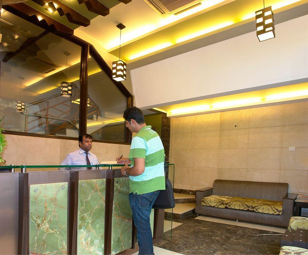 Hotel Sunstar Heights Delhi  Extérieur photo