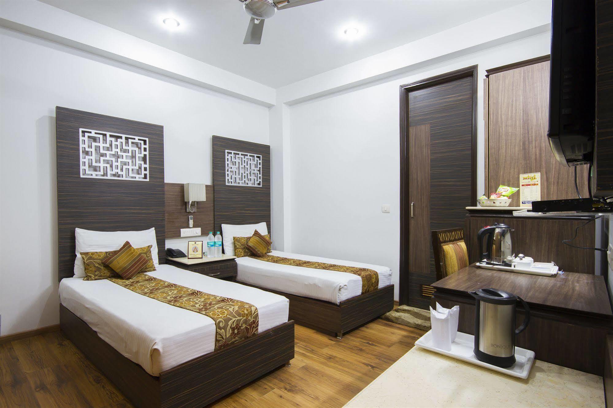 Hotel Sunstar Heights Delhi  Extérieur photo