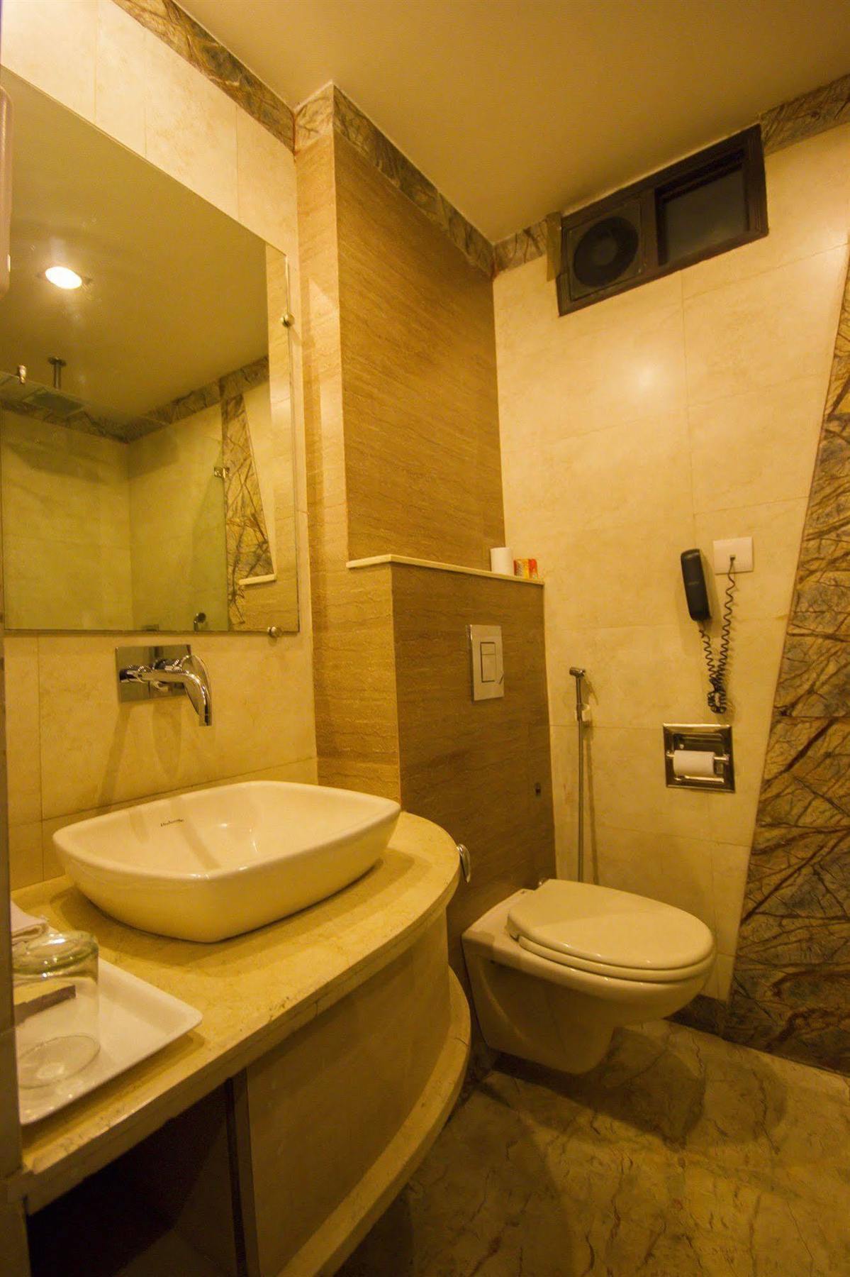 Hotel Sunstar Heights Delhi  Extérieur photo